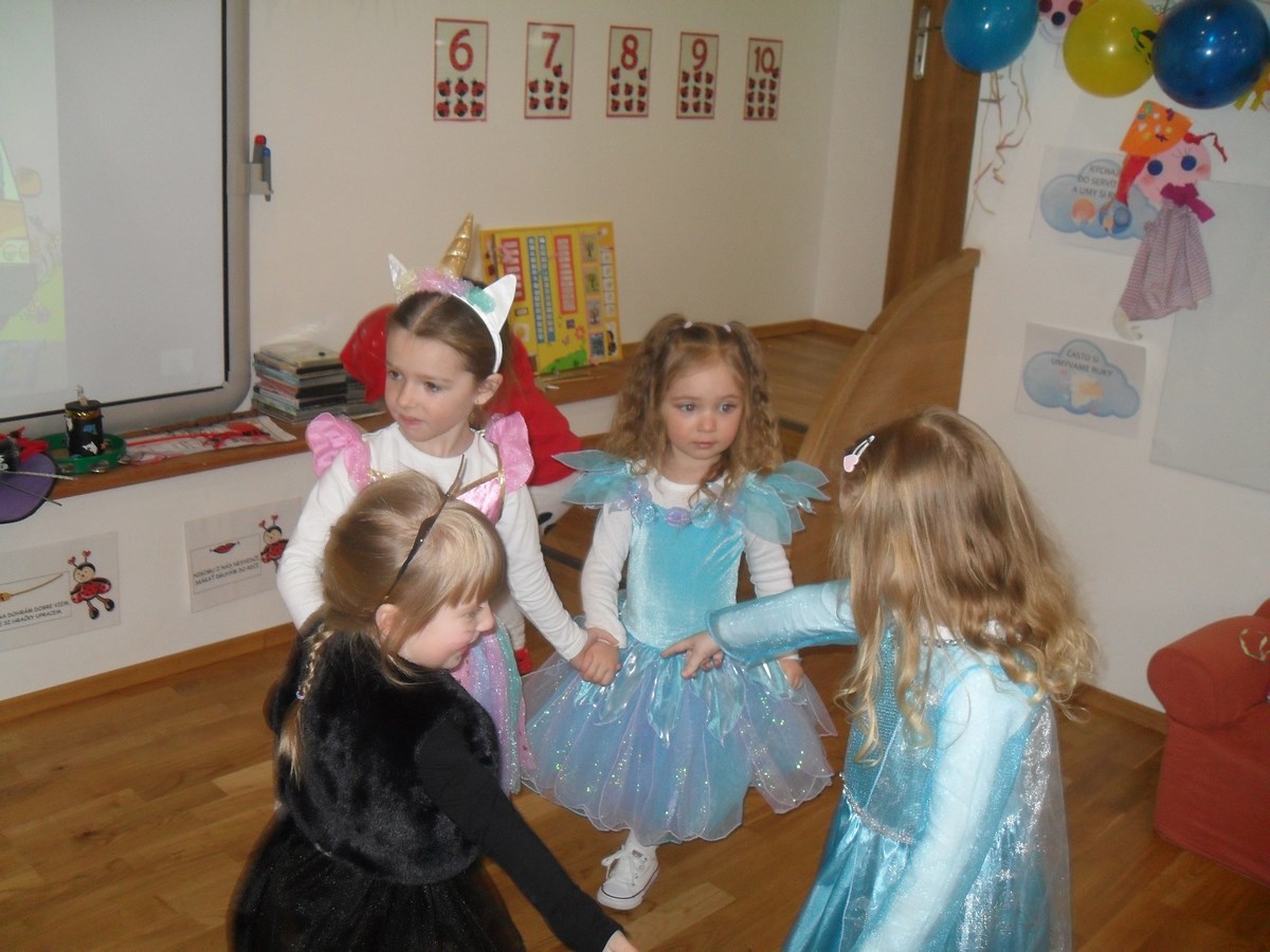 Karneval lienky 2022 048